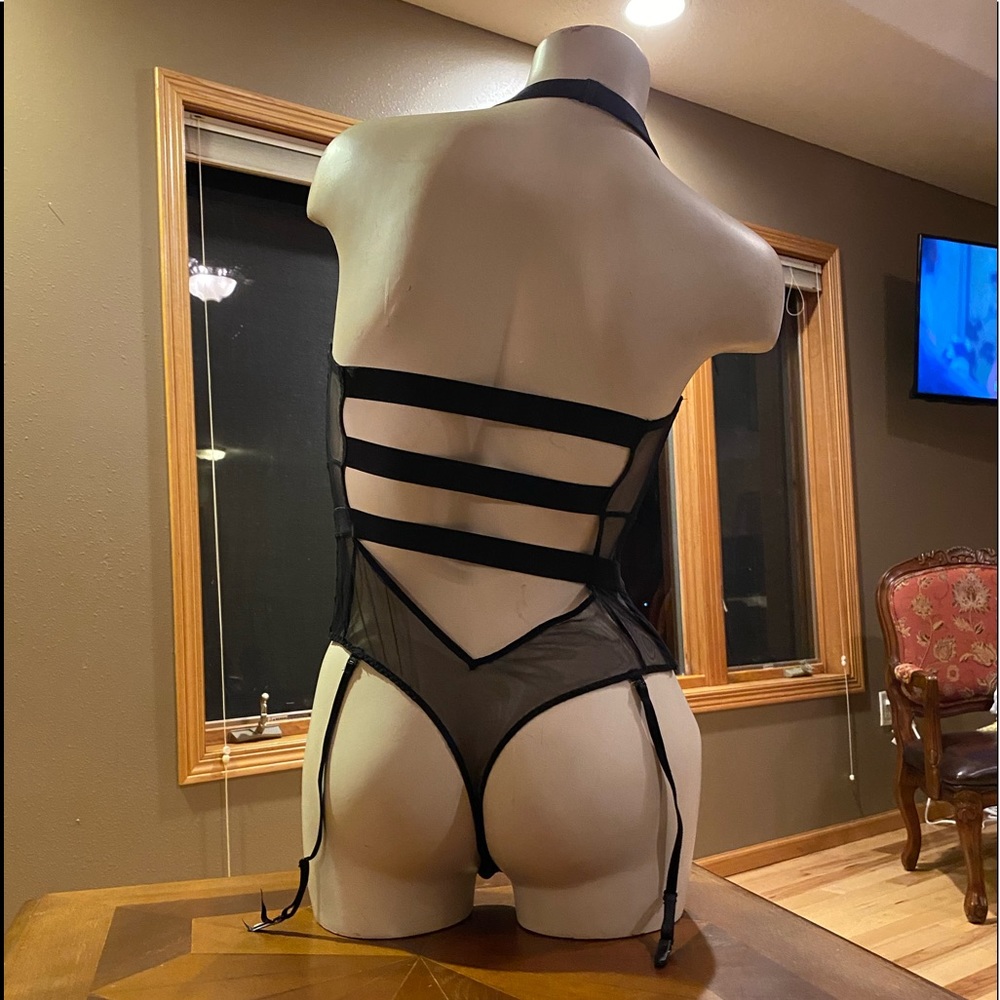 Victoria’s Secret Black Satin Teddy. S E X Y 😍🤩